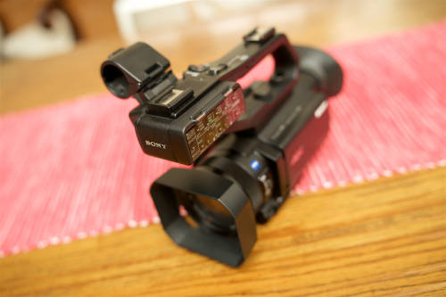Sony HXR-NX80 4K NXCAM with HDR and Fast Hybrid AF