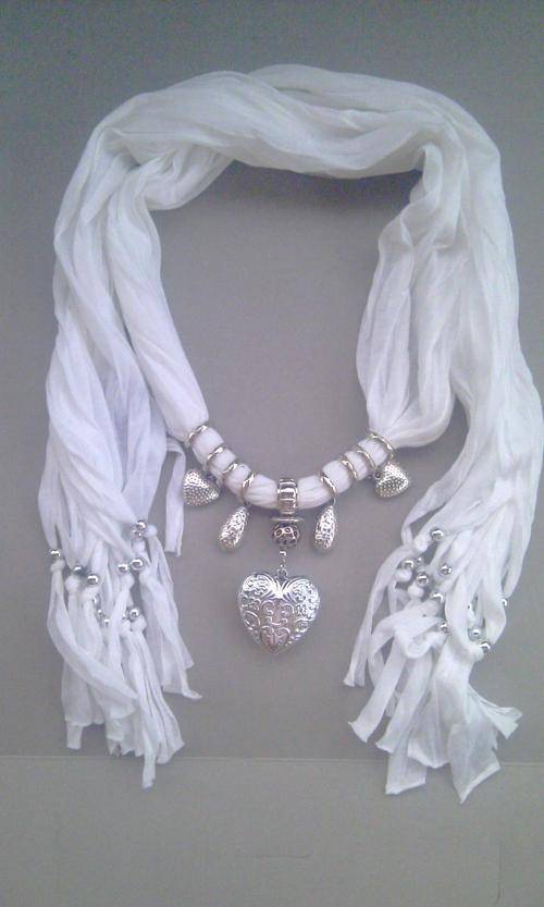 *** ONLY ONE  *** JEWELLERY SCARF WHITE HEART - Dress up any outfit