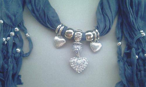 *** BRAND NEW  *** JEWELLERY SCARF HEART PURPLE - Dress up any outfit