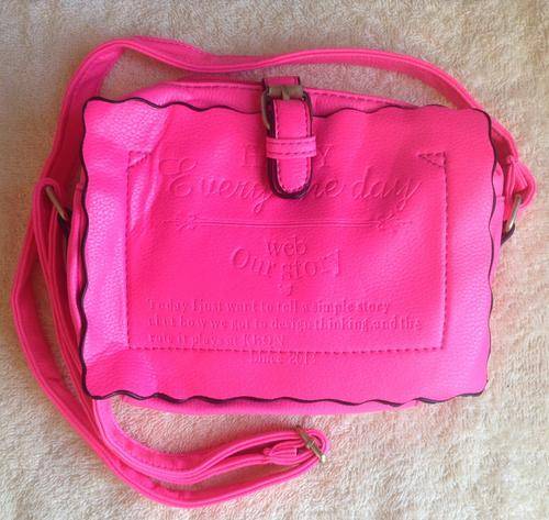 **NEW** HIGHLY FASHIONABLE BAG  - bright pink