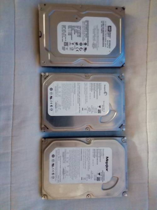 3 x Sata harddrives