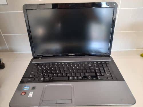 I5 TOSHIBA SATELITE L870 Please read description
