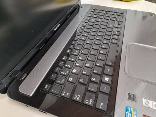 I5 TOSHIBA SATELITE L870 Please read description