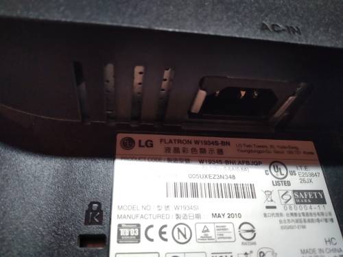 19` LG Flatron Monitor