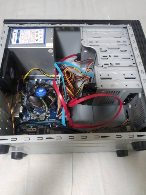 Gigabyte i3 Desktop PC 4gb ram