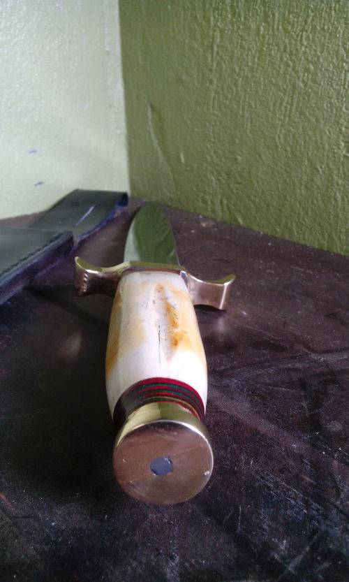 STUNNING VINTAGE PAKISTANI DAGGER KNIVE 30CM LENGTH, BLADE LENGHT 17CM CAMEL BONE HANDLE