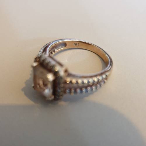 Stunning 925 Sterling Silver Ring with Rose gold plating and a large champagne coloured center stone