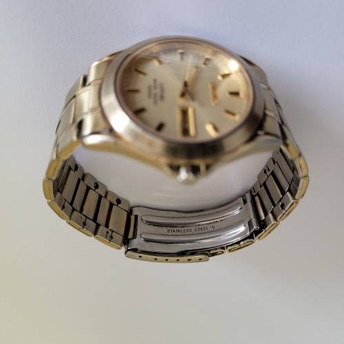 Seiko Sapphire Crystal Gold Tone Men`s Watch | Stainless Steel | 100m Water Resistant