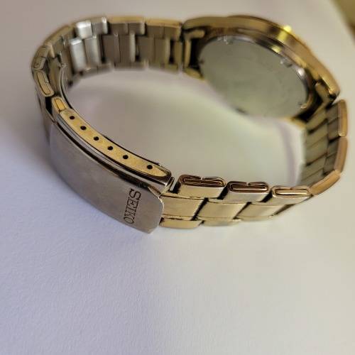Seiko Sapphire Crystal Gold Tone Men`s Watch | Stainless Steel | 100m Water Resistant