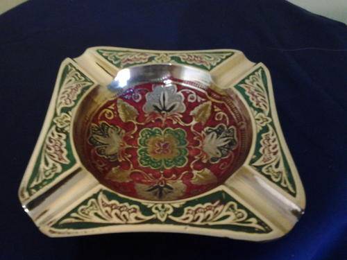 OLD SOLID BRASS ASHTRAY WITH STUNNING DETAIL