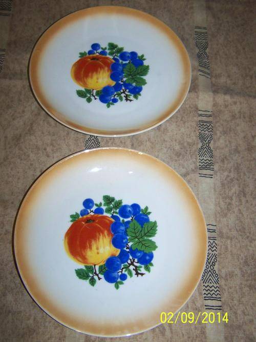 2 X VINTAGE ALTWASSER SILESIA PORCELAIN PLATES
