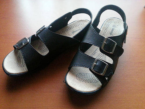 3 PAIRS Ladies shoes - Size 9 - AS BRAND NEW! - plus one pair FREE!