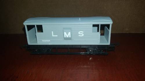 HORNBY LMS 20 TON BRAKE VAN (BOXED)
