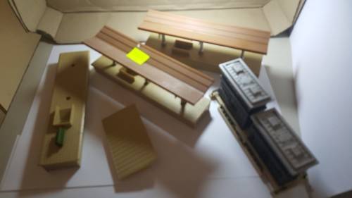 JOB LOT OF PLATFORMS (SEE PHOTOS)