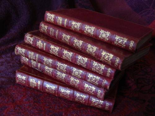LOT OF 6 VINTAGE DECORATIVE BOOKS
