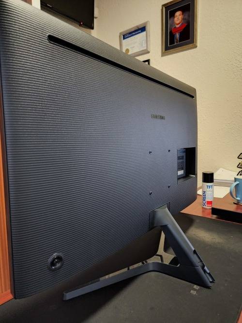 Samsung 32" 4k uhd 3840x2160