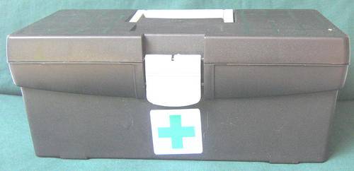 SHOPS AND OFFICES FIRST AID KIT IN ECONO PLASTIC BOX (GOVERNMENT REG 3)