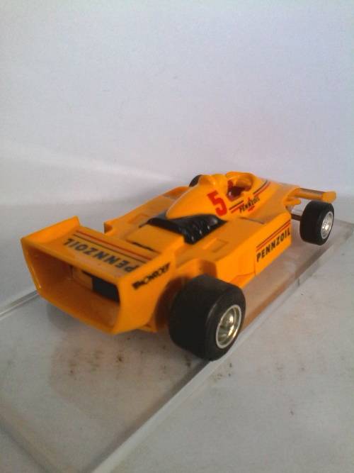 Scalextric C232 Indy Racer Pennzoil - Renault RS01 in a different guise.
