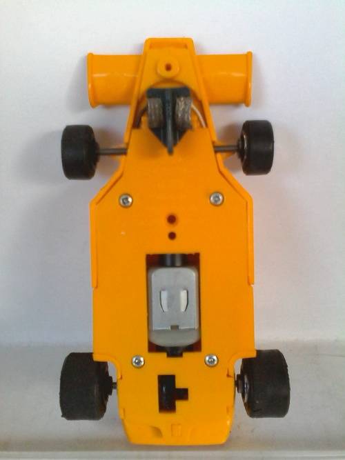 Scalextric C232 Indy Racer Pennzoil - Renault RS01 in a different guise.