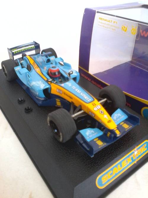 Scalextric C2582 Renault R24 F1 No.8 Mint Boxed