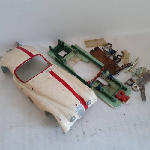 Highway Pioneers Jaguar XK120 Plastic Kit Boxed