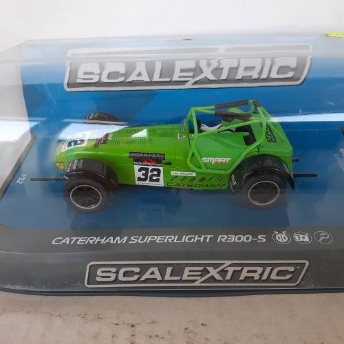 Scalextric C3871 Caterham Superlight R300-S Mint Boxed