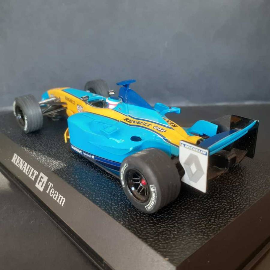 Scalextric C2397 Renault R23 F1 Boxed