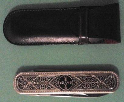VERY RARE AND HIGHLY COLLECTABLE. TOLEDO STYLE POCKET KNIFE. MINT CONDITION.