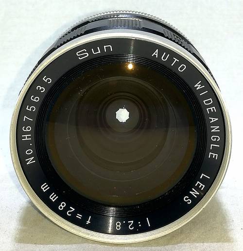 Sun 28mm f28 Auto Wide Angle Lens for M42 Screw with Caps. Working Condition