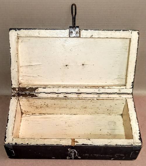 SADF 4 Signals Squadron Wooden Box. 35cm x 17cm x 11cm