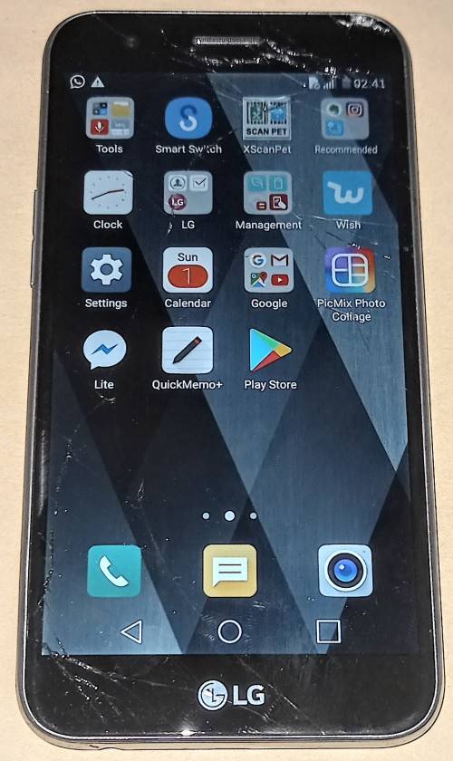 LG K10 (2017) M250Y. Read Description