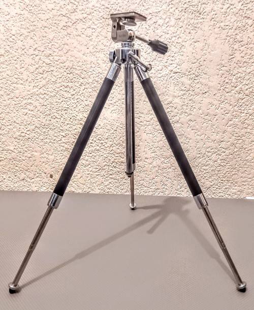 Vintage Saiga Camera Tripod. Extends to 1.3m
