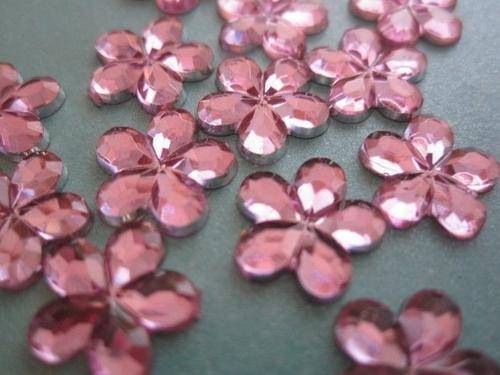100PCS 3MM FLOWER RHINESTONES FOR NAIL ART  & CRAFTS - LIGHT PINK