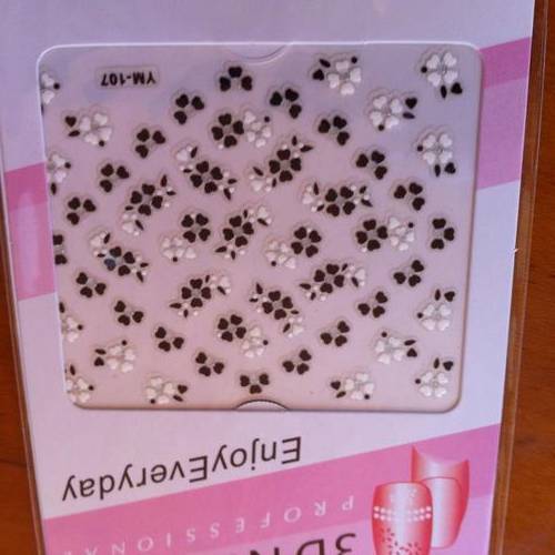 NAIL ART
