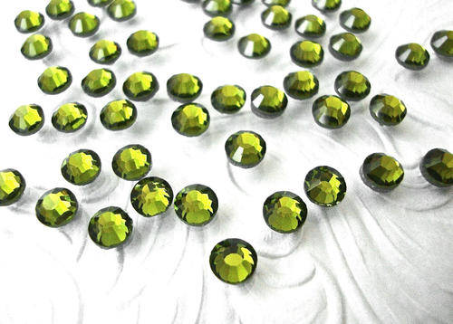 1 X GROSS (144 PCS) SS10 (3MM) IRON ON HOT FIX (HOTFIX)  FLATBACK RHINESTONE  - OLIVINE