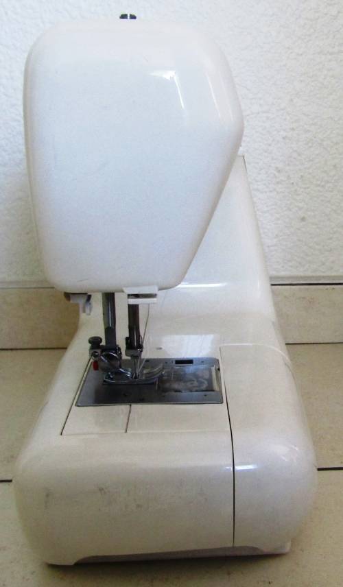 Bernina Nina 4023 Sewing Machine