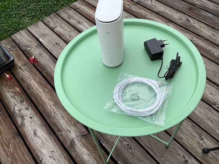 Unlocked ZTE 5G MC888 Wifi router wifi 6 3.8gbps (All networks)