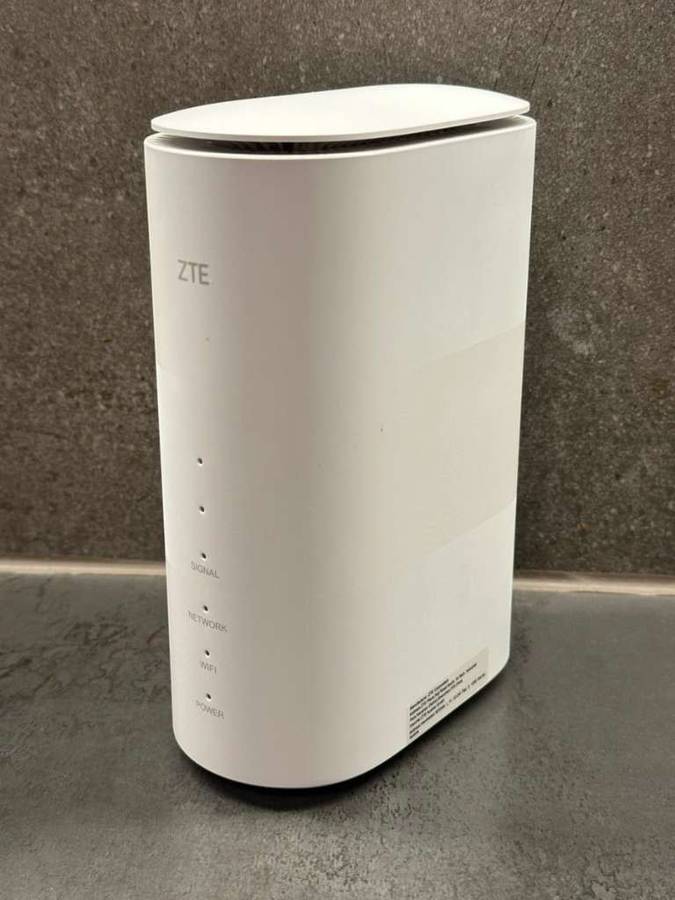 Unlocked ZTE 5G MC888 Wifi router wifi 6 3.8gbps (All networks)