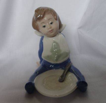NAO LLADRO "I'M FULL!"