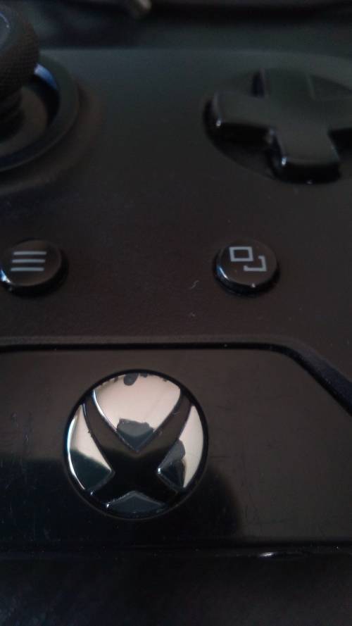 Xbox One with Wireless Controller - Xbox One
