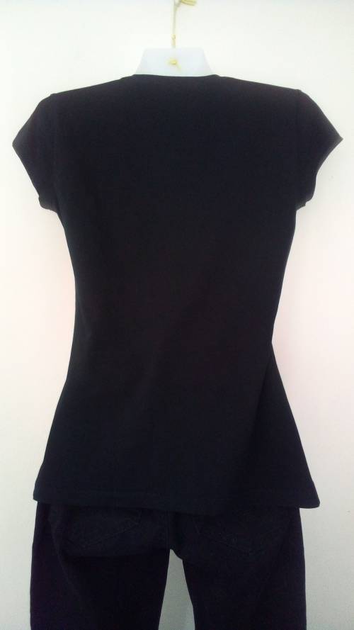 Fitted Black T shirt by Guess size Small