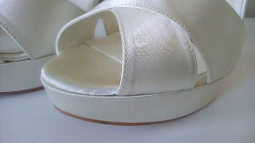 Oleg Cassini, Designer  Satin Platform Heels in Ivory Size 5.  Bridal, Wedding, Matric Ball. Event.