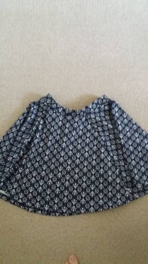 Ladies cotton on size small navy and white skirt