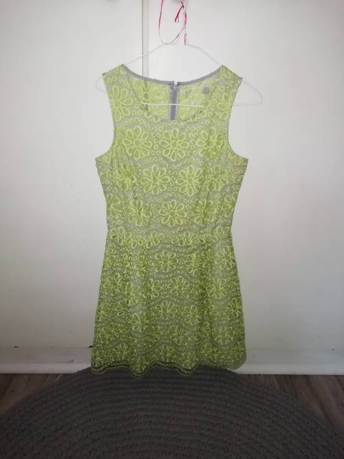 Ladies urban by Hilton Weiner size small dress yellow and grey. Excellent quality
