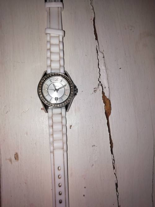 Ladies Genuine Fossil watch with rhinestones silicone strap