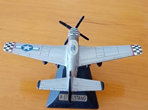 WW2 P51 Mustang diecast collectible plane set
