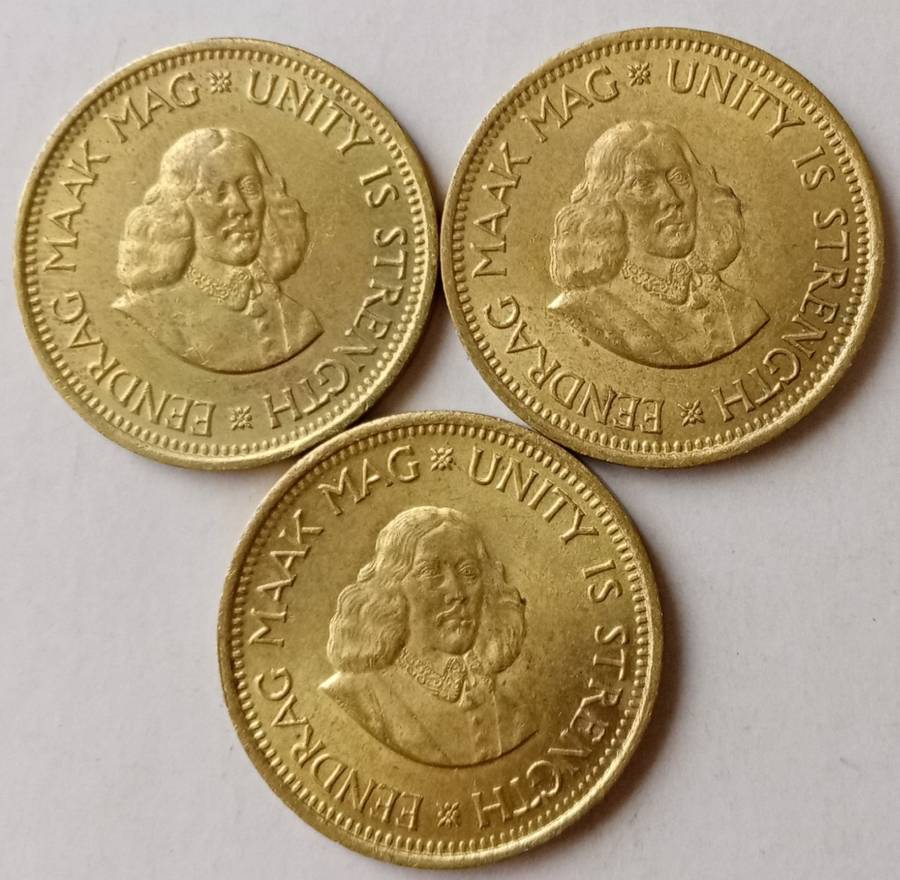 Lot of x3 republic 1/2c coins in higher grade (1961)