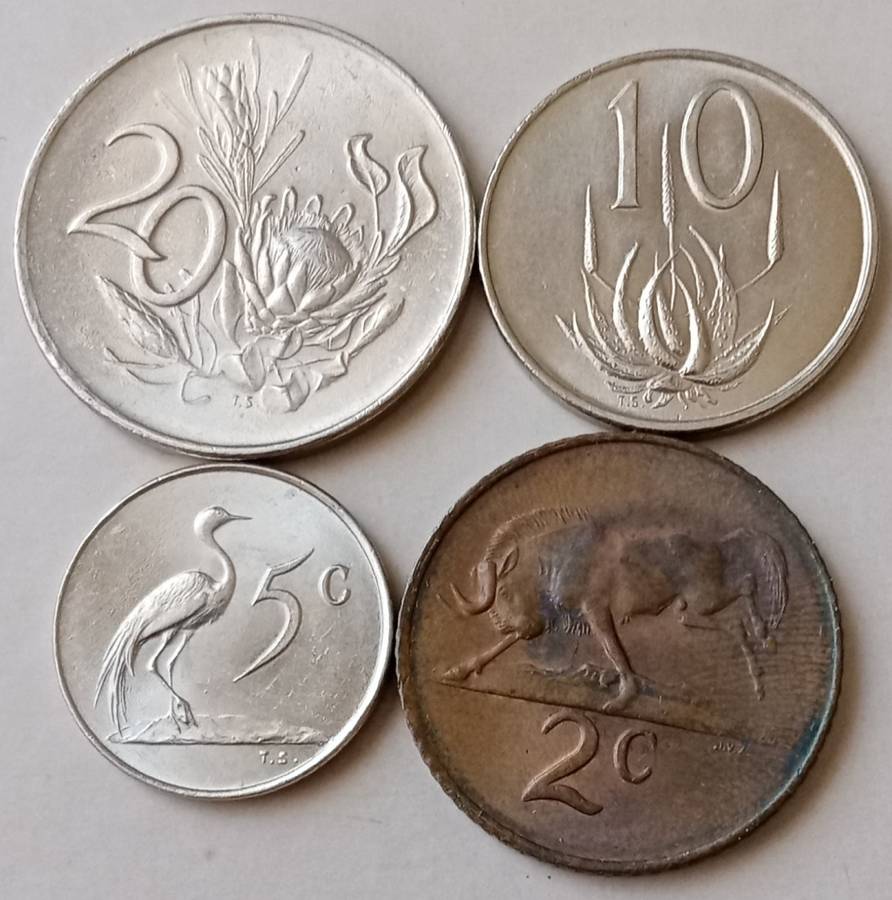 Set of x4 uncirculated 1965 coins (20c-2c) in sleeve