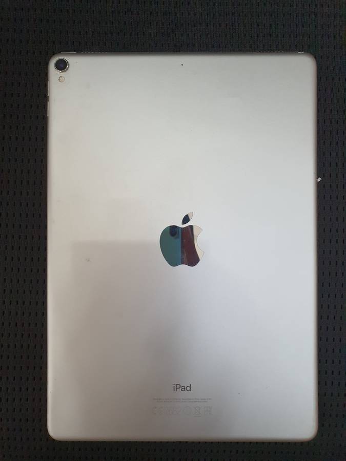 Apple iPad 10.5 Pro 256gb Silver WiFi ONLY