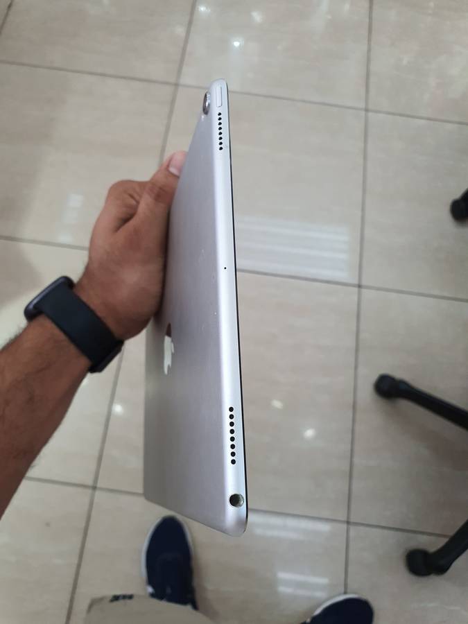 Apple iPad 10.5 Pro 256gb Silver WiFi ONLY